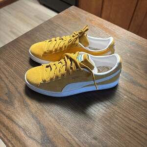 Puma Suede Classic XXI Yellow/White Sneakers Size 8 Women